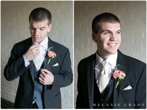 Melanie Grady wedding photography - Nashville engagement photography, Centennial Park, Pedestrian bridge, award winning Nashville wedding photographer, the best photographer in nashville, Historic Travellers Rest Plantation, southern wedding, bridal bouquet in pink and blush, plantation wedding