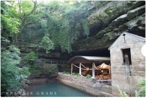 Melanie Grady wedding photography, best nashville wedding photographer, lost river cave wedding, ketucky wedding photographer, bowling green kentucky wedding,