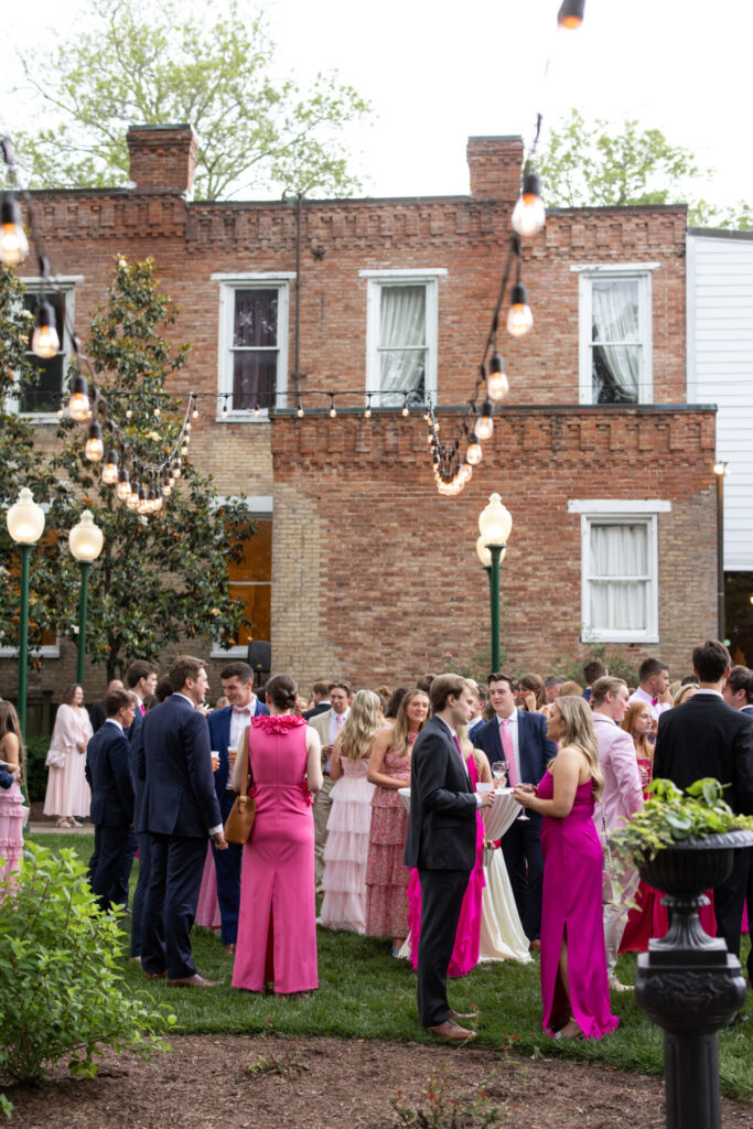 cocktail hour at riverwood mansion