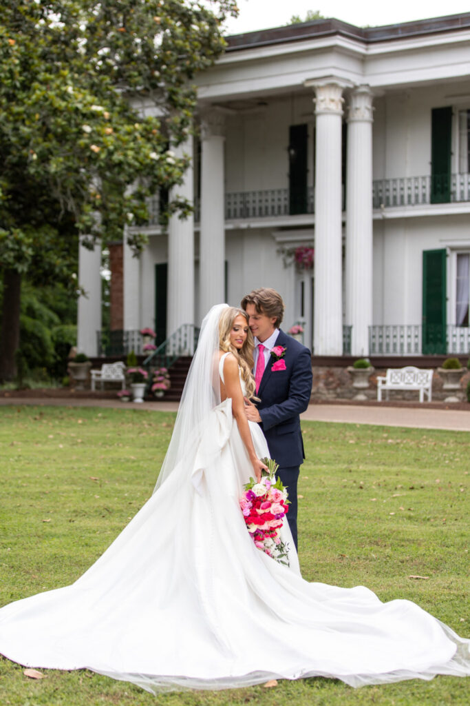 riverwood mansion wedding bride and groom portraits with the best nashville wedding photographers